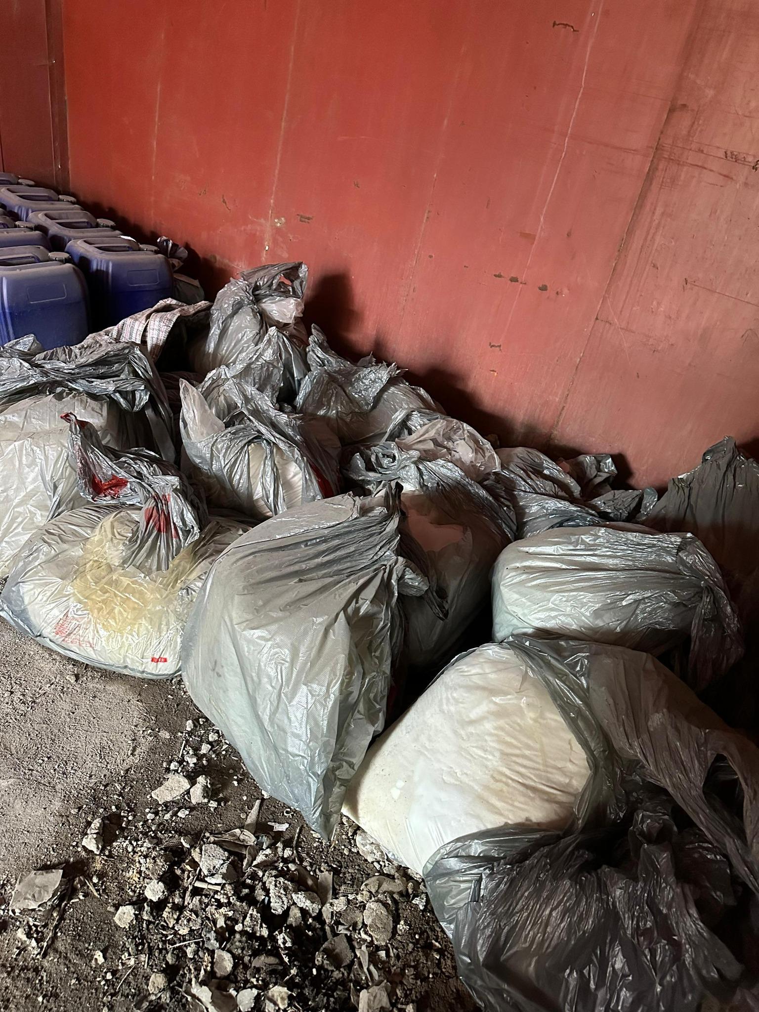 УКМК: Өзгөчө ири өлчөмдөгү баңгизаттарды сактоочу жай табылды