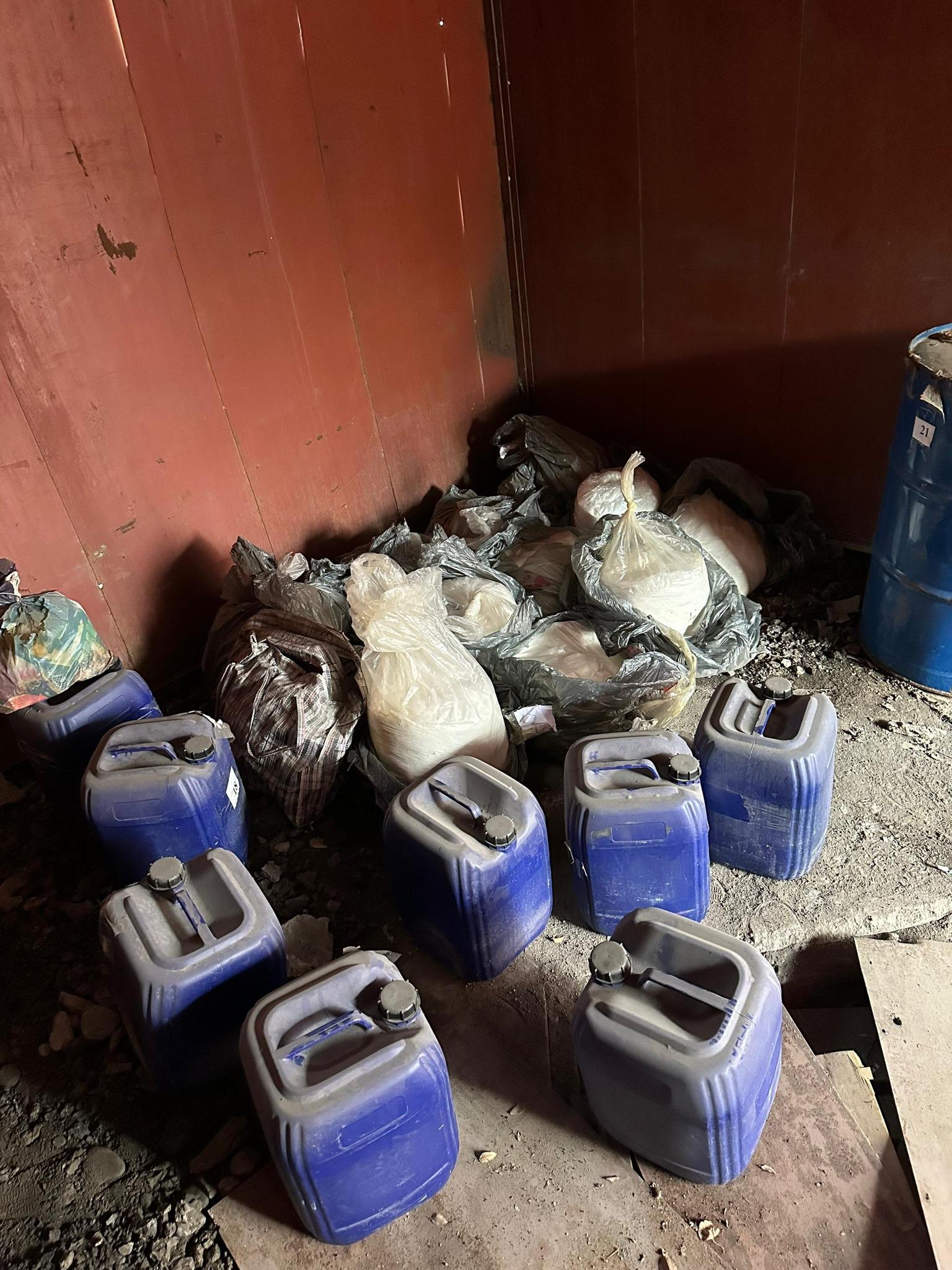 УКМК: Өзгөчө ири өлчөмдөгү баңгизаттарды сактоочу жай табылды