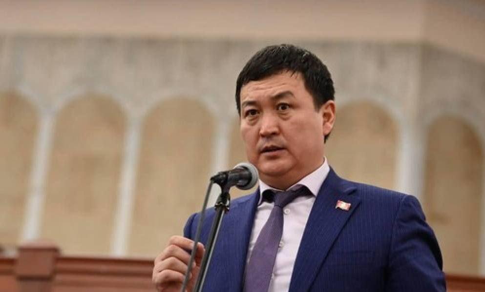 Депутат Жусупбек Коргонбай уулу мандатын тапшыруу боюнча БШКга арыз жазды.
&nbsp;