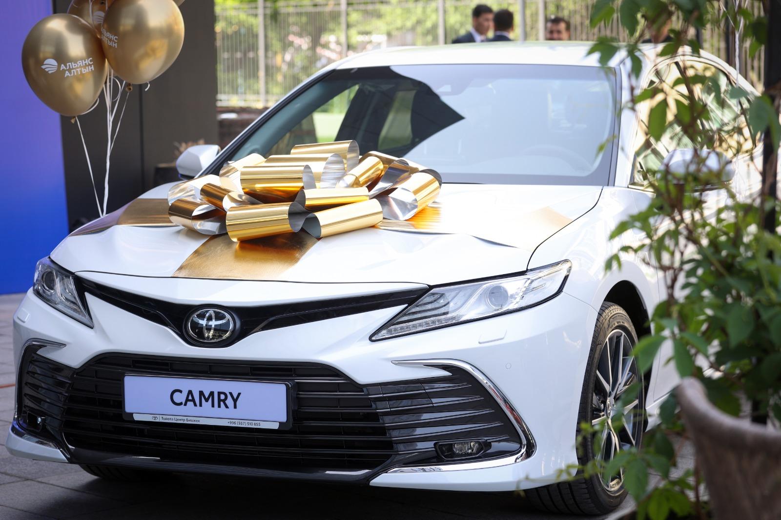 Компания &laquo;Альянс Алтын&raquo; совместно с партнерами вручила чемпионам Азии по борьбе автомобили