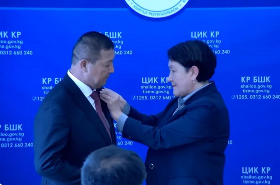 Жогорку Кеңешке Эмилбек Жусуповдун ордуна жаңы депутат келди