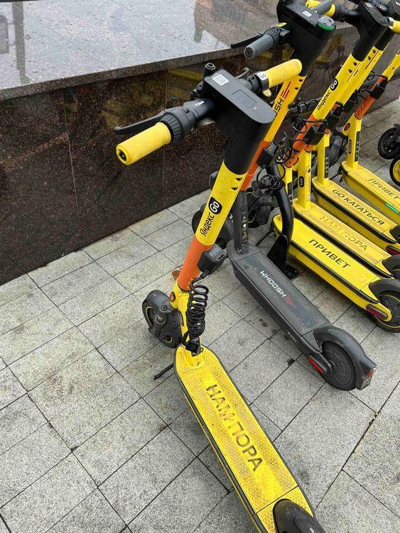 В Кыргызстане предлагают выдавать права для самокатчиков