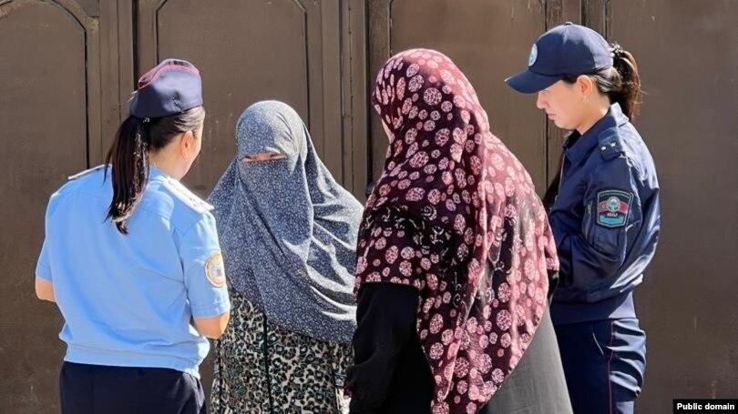 Ошто жүзүн толук жапкан 300гө жакын адамга эскертүү берилди