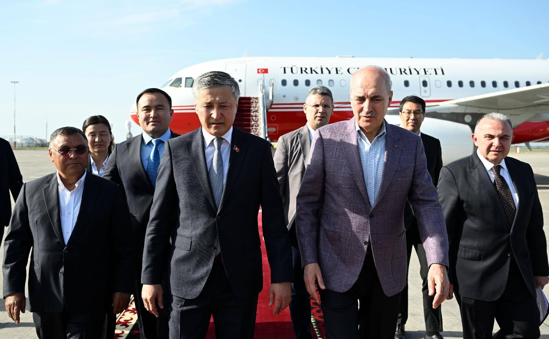 Түркиянын парламентинин спикери Нуман Куртулмуш Кыргызстанга келди