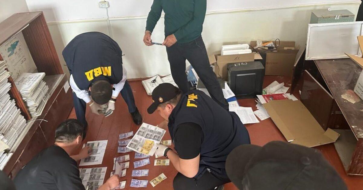 Базар-Коргондо пробация бөлүмүнүн кызматкери пара алып жаткан жеринен кармалды