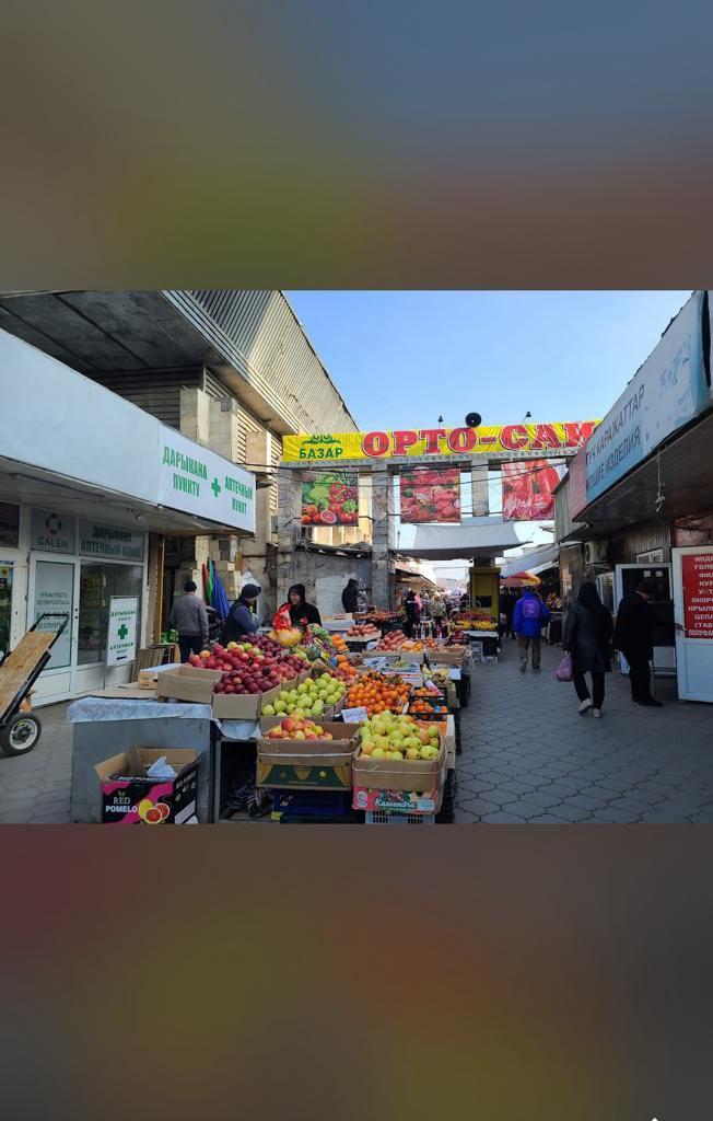 &ldquo;Орто-Сай&rdquo; базарынан салык чогултууга жооптуу болгон салык кызматкери кармалды