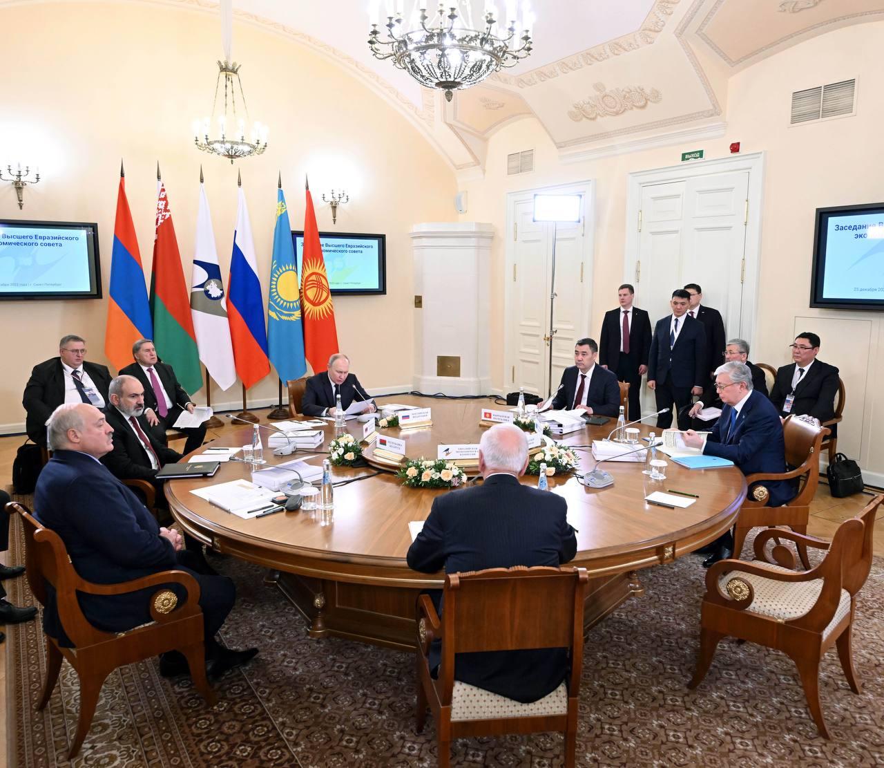 Санкт-Петербургда Жогорку Евразия экономикалык кеңештин кезектеги отуруму болуп өттү