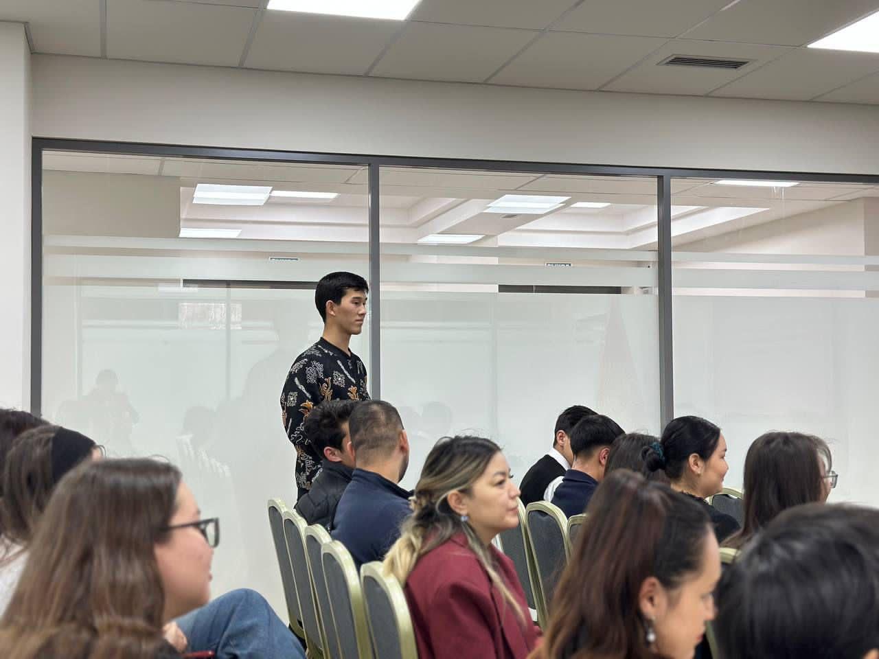 &laquo;Вместе мы покорим любые вершины!&raquo; В Бишкеке состоялся слет волонтеров &laquo;Евразия. Кыргызстан&raquo;. (Фото)