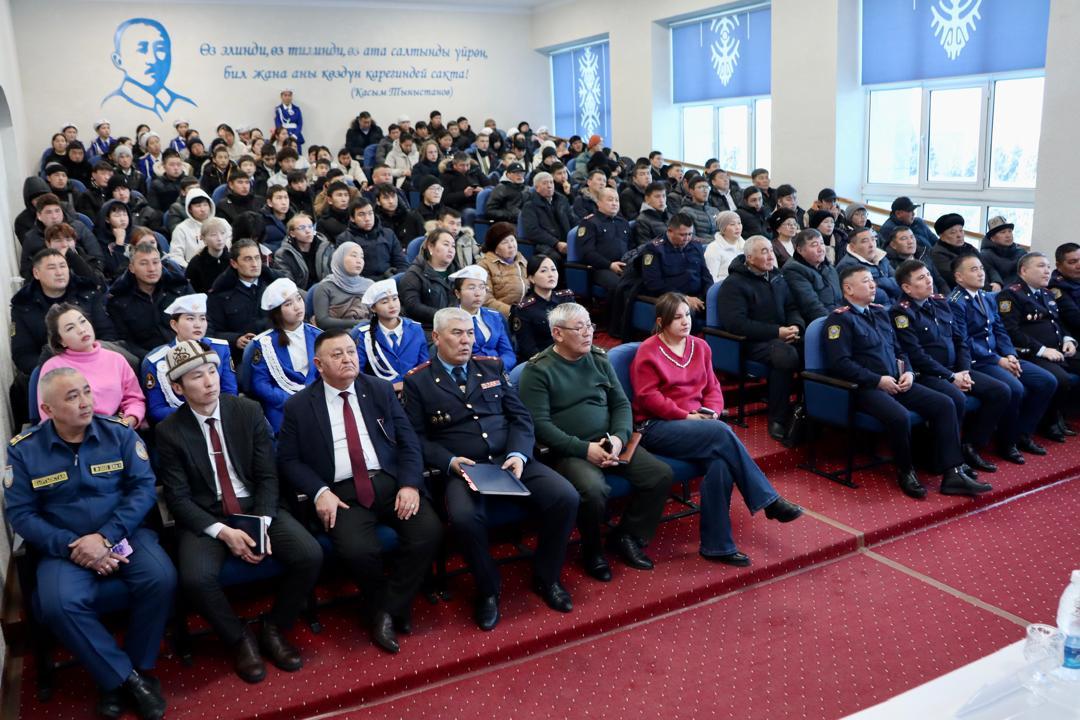 ИИМ Ысык-Көл университетинде жол кырсыктарын алдын алуу боюнча иш-чара өткөрдү. (Сүрөт)