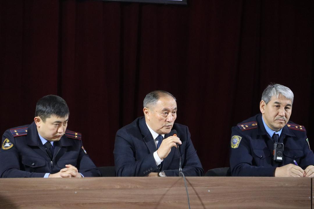 Жаңы жыл майрамы учурунда&nbsp; коопсуздук күчөтүлөт. (Сүрөт)