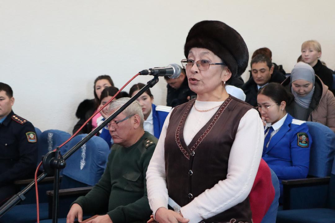 ИИМ Ысык-Көл университетинде жол кырсыктарын алдын алуу боюнча иш-чара өткөрдү. (Сүрөт)