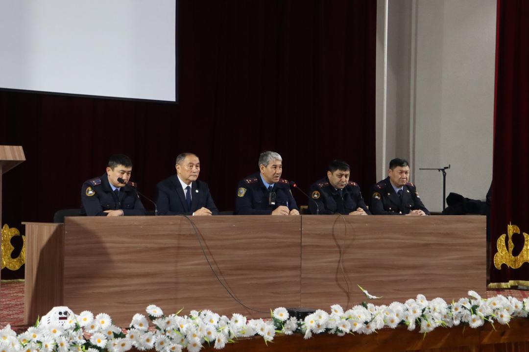 Жаңы жыл майрамы учурунда&nbsp; коопсуздук күчөтүлөт. (Сүрөт)