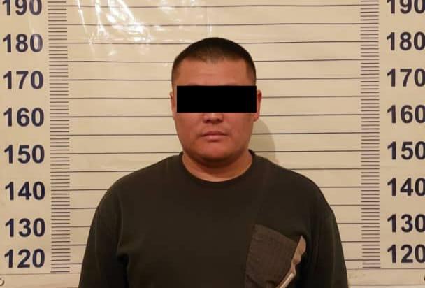 64 жаштагы кайненесин жана 24 жаштагы аялын сабаган жаран 7 күнгө камалды