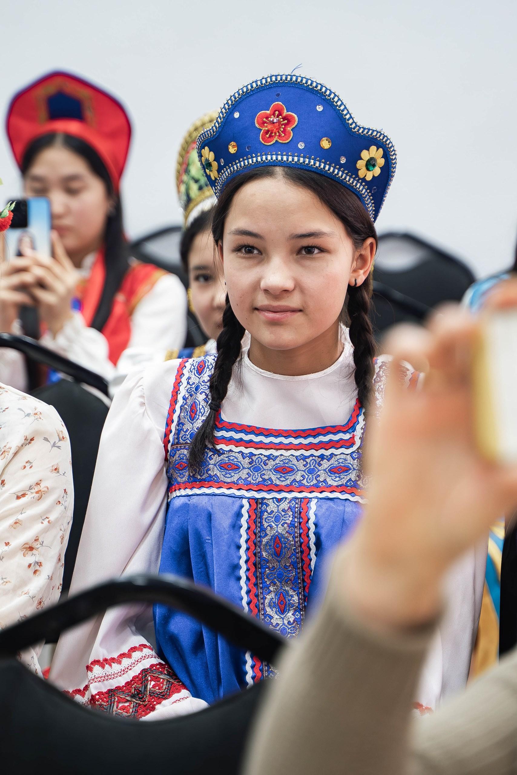 В Бишкеке состоялся конкурс &laquo;Русских народных песен&raquo;. (Фото)