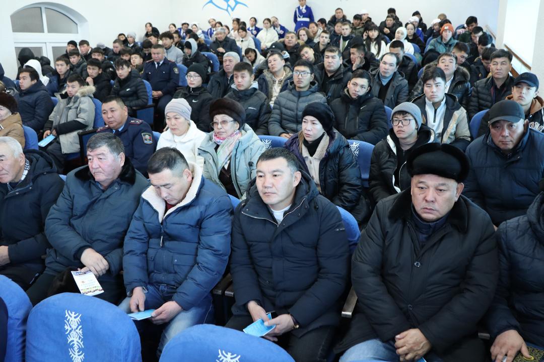 ИИМ Ысык-Көл университетинде жол кырсыктарын алдын алуу боюнча иш-чара өткөрдү. (Сүрөт)