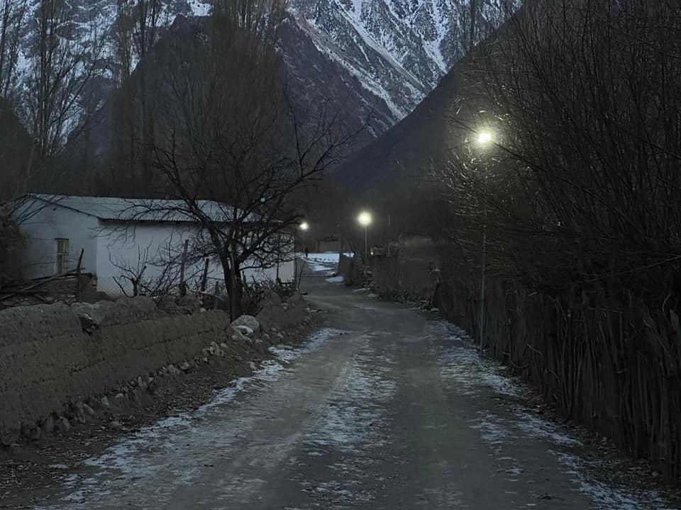 Зардалы айылына электр жарыгы берилди. (Сүрөт)