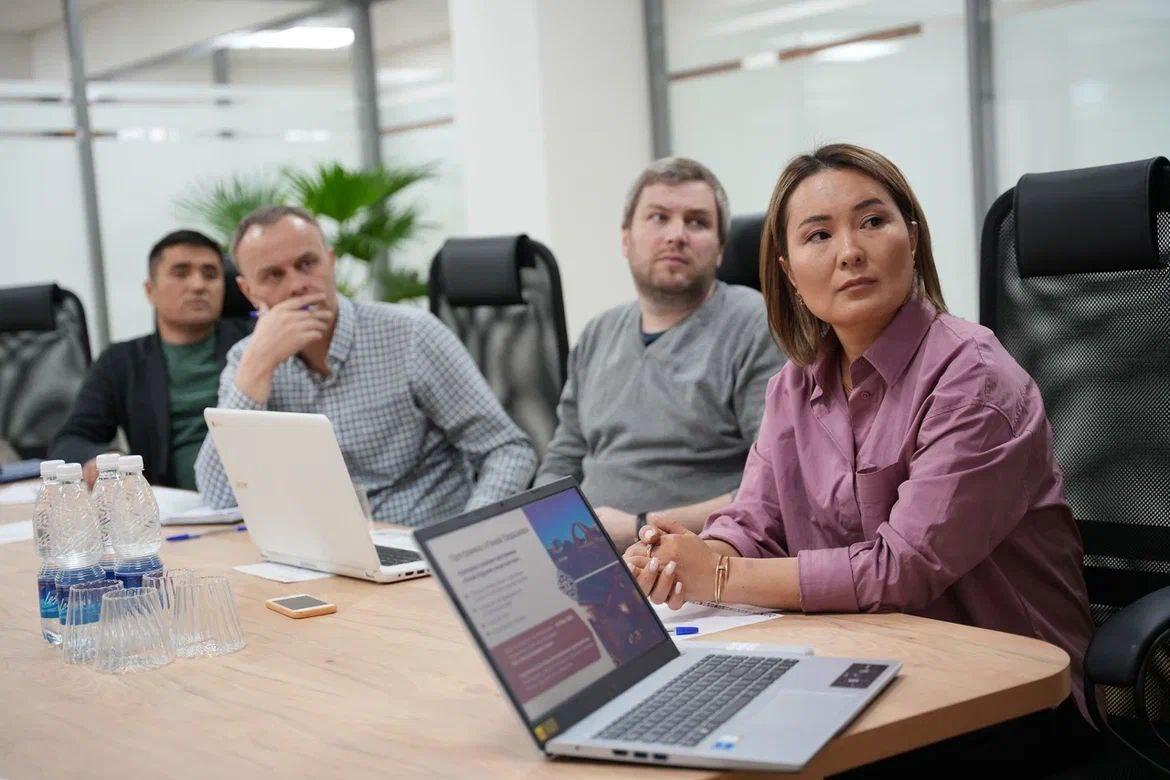 &ldquo;Евразия. Кыргызстан&rdquo; коомдук фонду журналисттер үчүн ачык эшиктер күнүн өткөрдү. (Сүрөт)