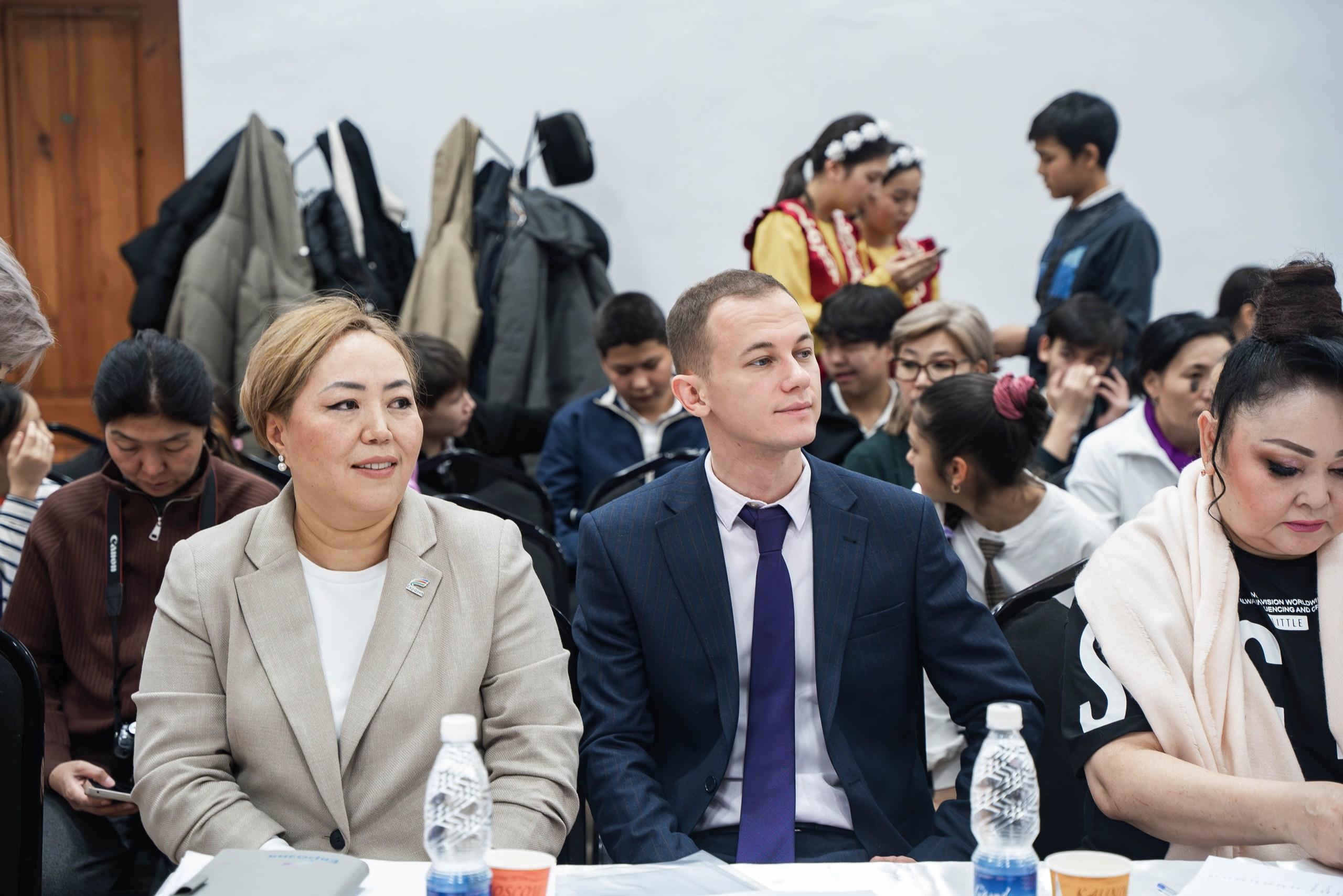 В Бишкеке состоялся конкурс &laquo;Русских народных песен&raquo;. (Фото)