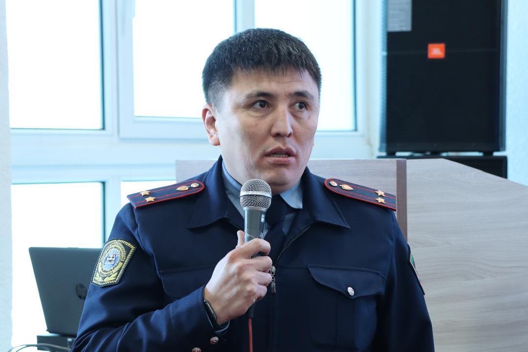 ИИМ Ысык-Көл университетинде жол кырсыктарын алдын алуу боюнча иш-чара өткөрдү. (Сүрөт)