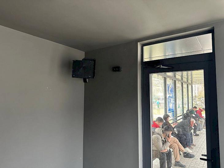 Бишкекте аялдамадан сыналгы уурдалды