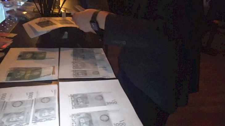 Бишкекте түнкү клубдарга баңгизатты жеткирип жүргөн жаран кармалды&nbsp;