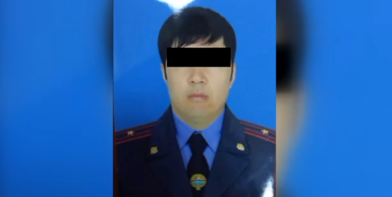 Ош ОИИБсинин бөлүм башчысы АКШ жаранынан акча талап кылып жаткан жеринен кармалды