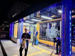 На новой остановке неизвестные взломали дверь и украли телевизор