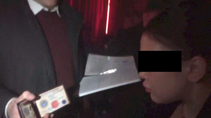 Бишкекте түнкү клубдарга баңгизатты жеткирип жүргөн жаран кармалды&nbsp;