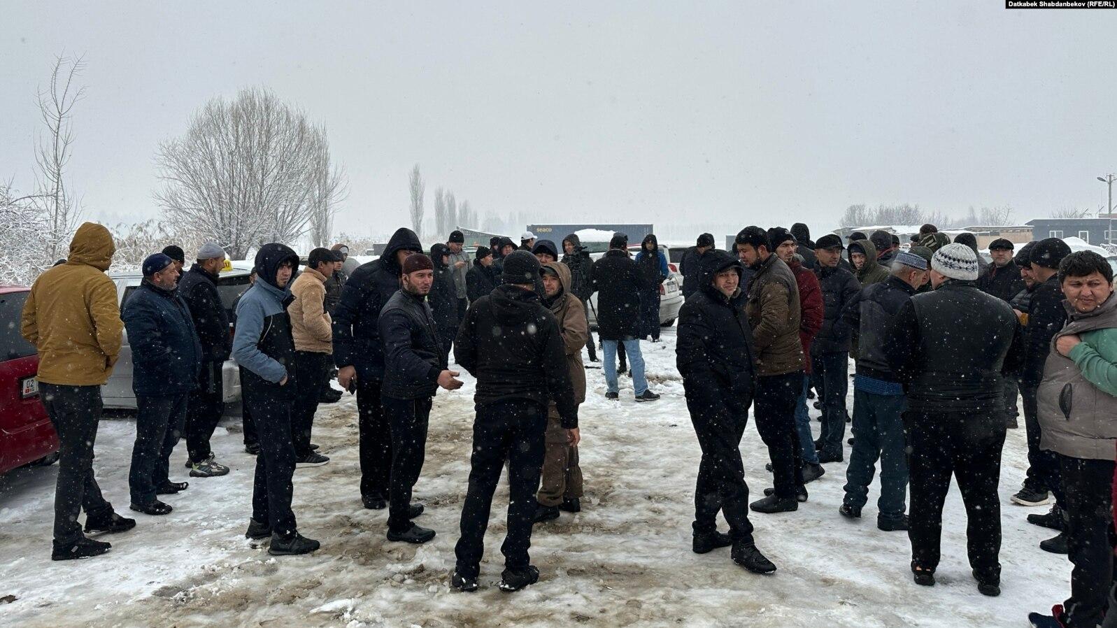 Ошто &ldquo;Яндекс таксинин&rdquo; айдоочулары митингге чыгышты 