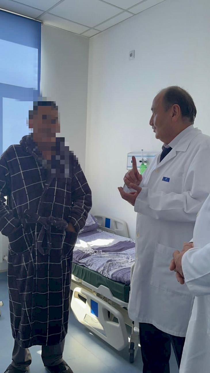 Бишкекте бөйрөгүн бекер алмаштырган бейтап ооруканадан үйүнө чыгарылды