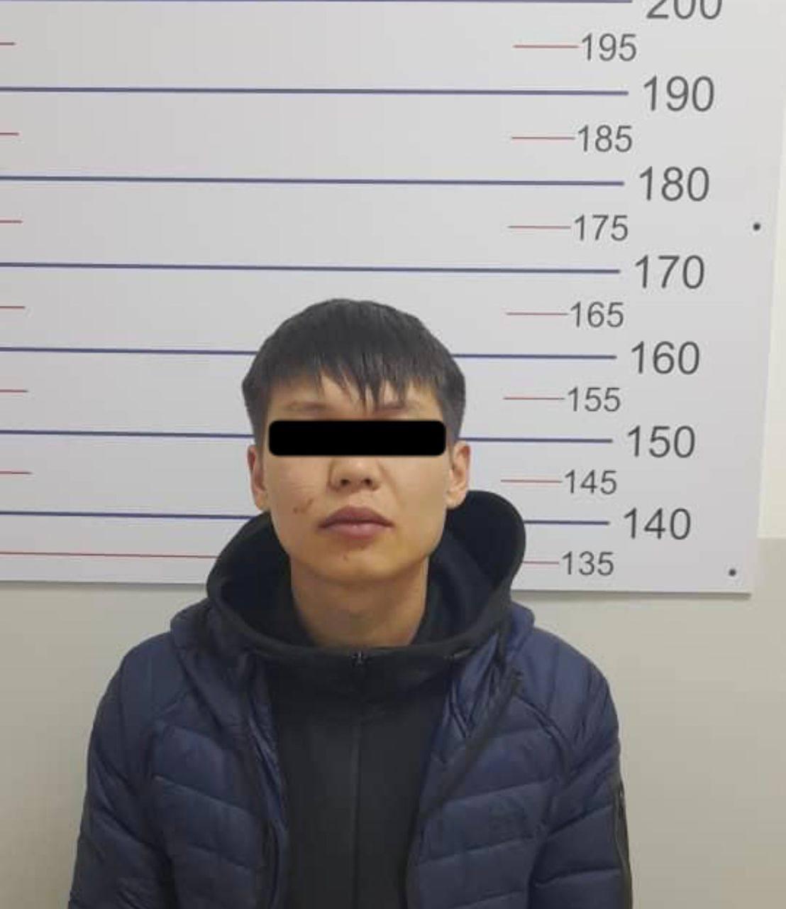 Бишкекте 135-автобустан телефондорду уурдап жүргөн жаран кармалды