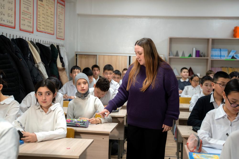 В школы Кыргызстана направили еще 30 российских молодых педагогов по программе &laquo;Евразийский лицей&raquo;. (Фото)