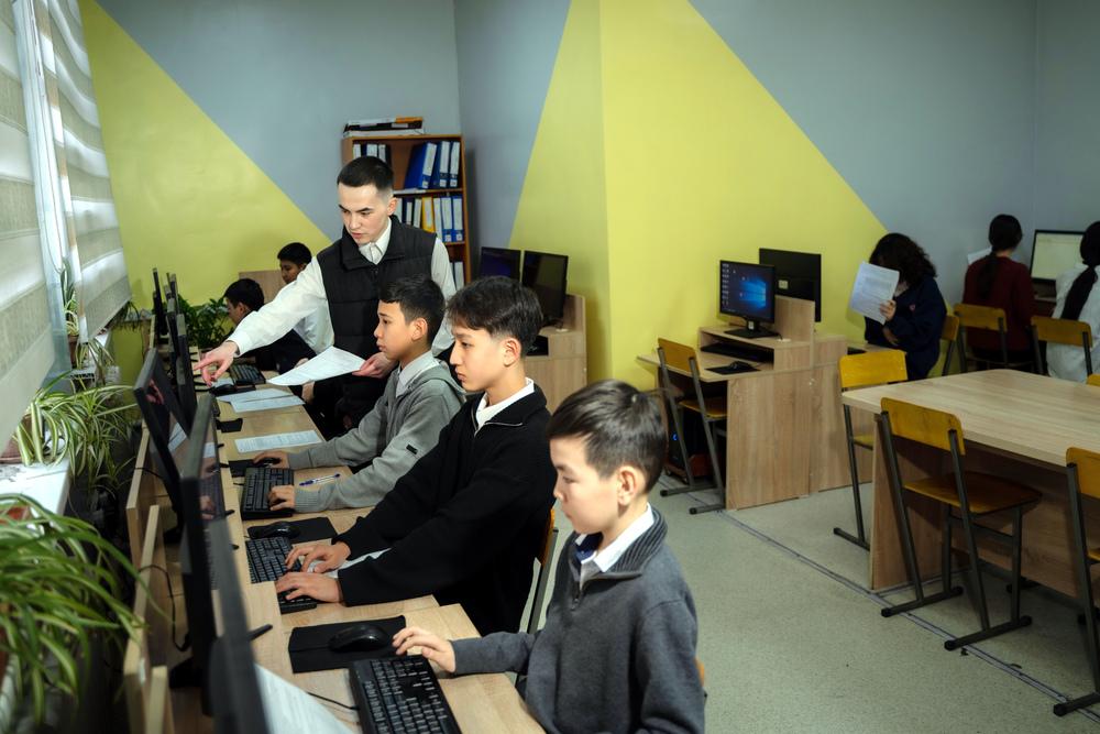 В школы Кыргызстана направили еще 30 российских молодых педагогов по программе &laquo;Евразийский лицей&raquo;. (Фото)