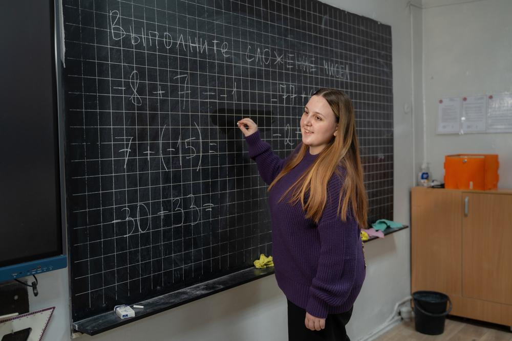 Кыргызстандын мектептерине "Евразия лицейи" программасынын алкагында дагы 30 орусиялык жаш мугалим жөнөтүлдү. (Сүрөт)