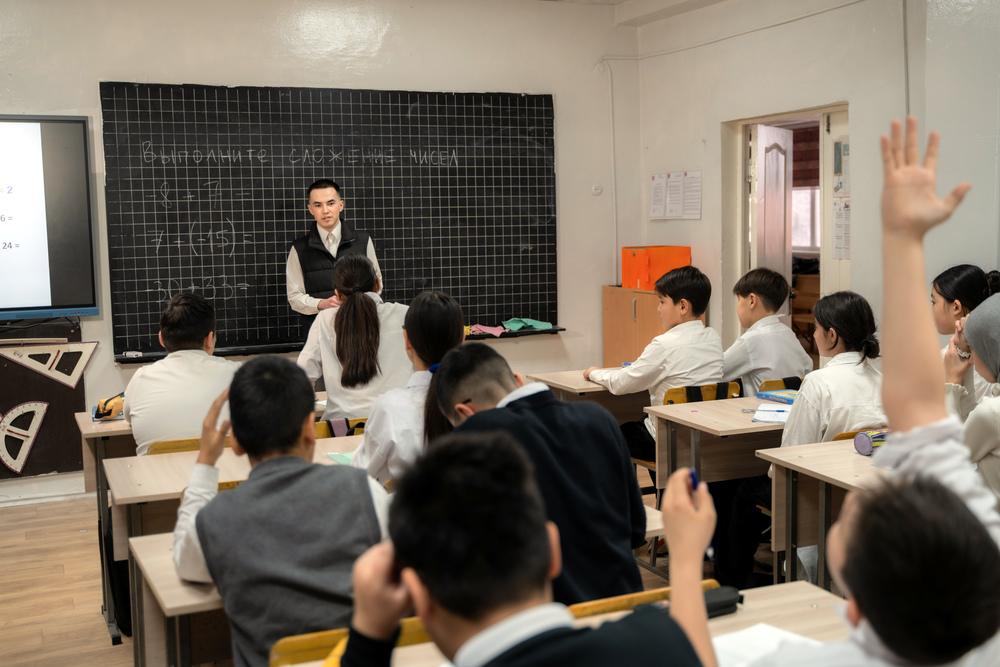 В школы Кыргызстана направили еще 30 российских молодых педагогов по программе &laquo;Евразийский лицей&raquo;. (Фото)