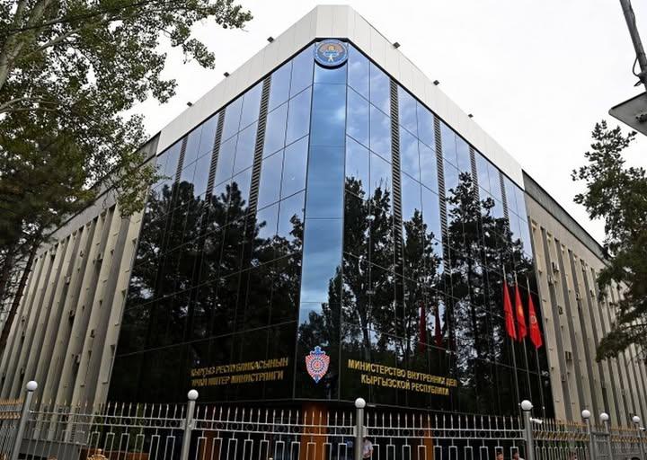 ИИМдин орун басарынын айдоочусу жана ИИМдин тергөөчүсү УКМКда сурап берип, кайра коё берилген