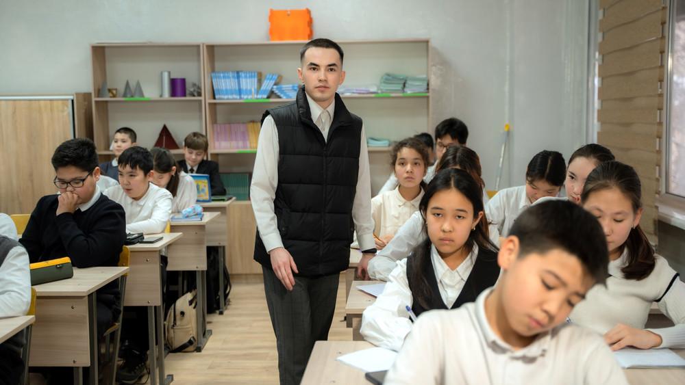 Кыргызстандын мектептерине "Евразия лицейи" программасынын алкагында дагы 30 орусиялык жаш мугалим жөнөтүлдү. (Сүрөт)