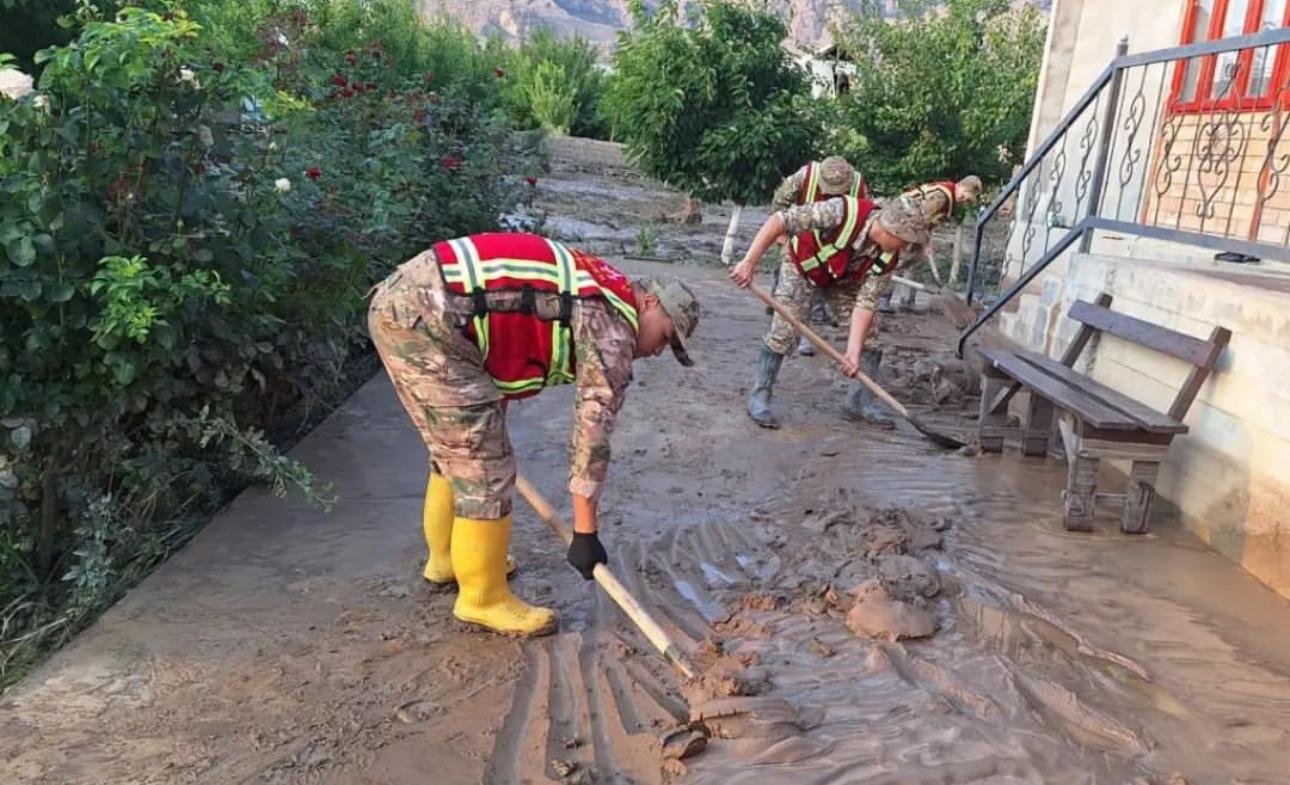 Селден улам Баткен районуна өзгөчө кырдаал режими жарыяланды