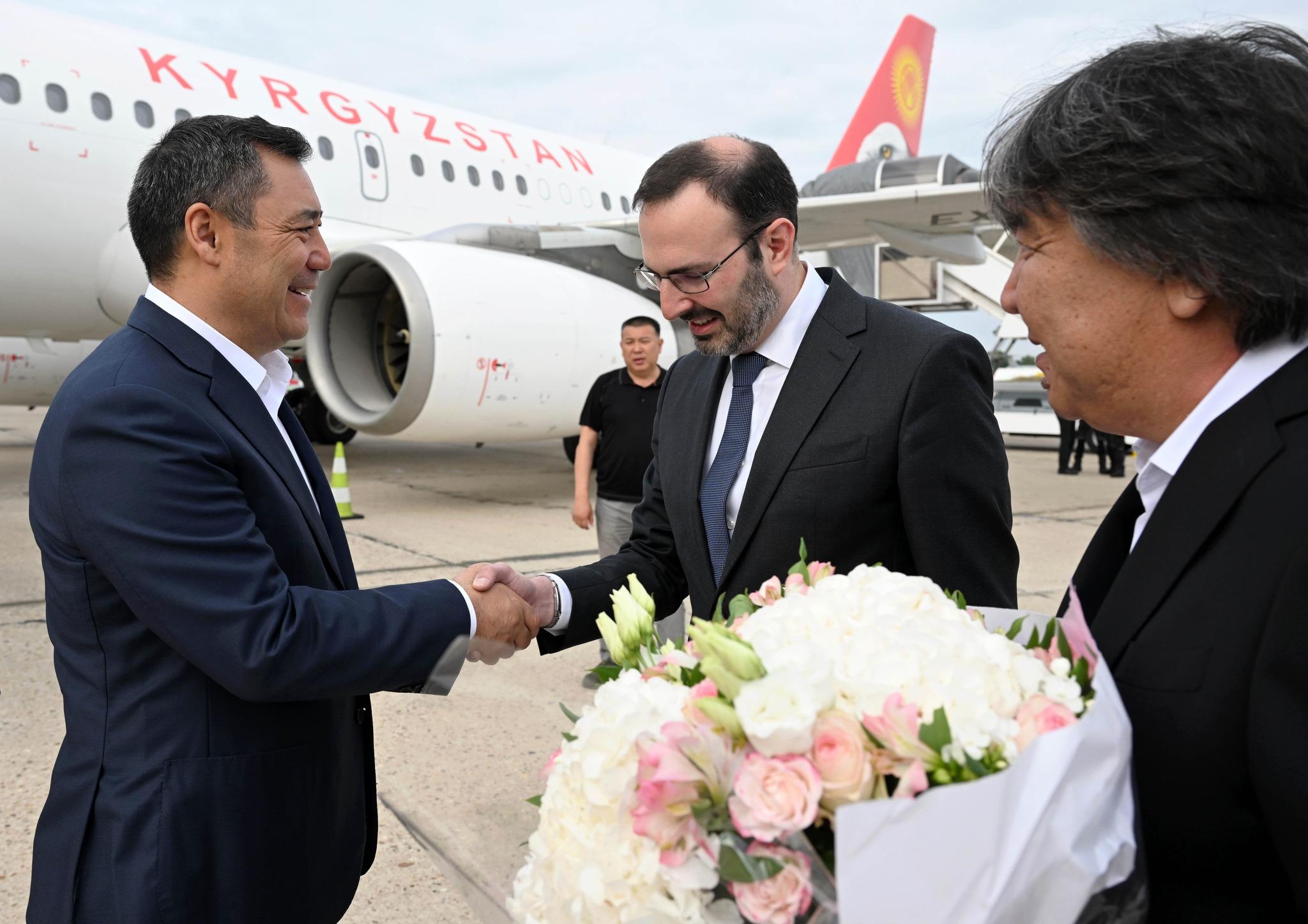 Садыр Жапаров Парижге барды