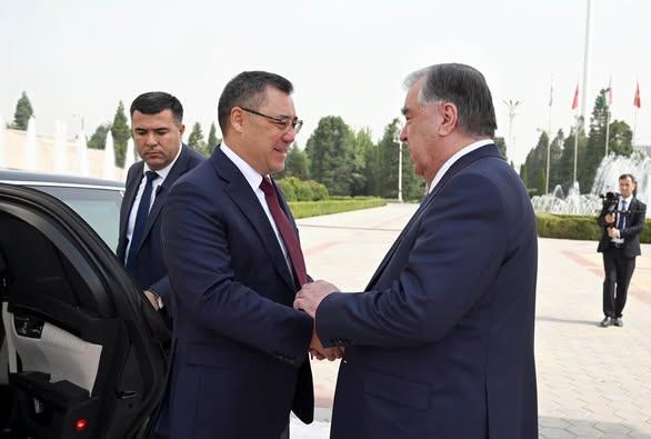 Президент Жапаровдун Тажикстандагы сапары башталды