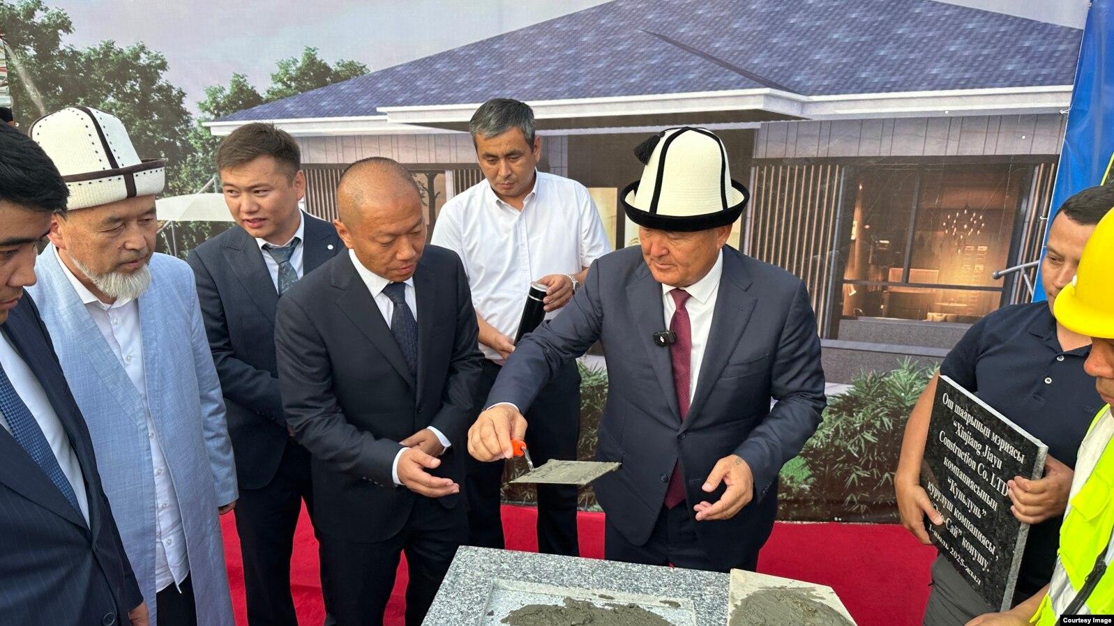 Ошто үйү сүрдүрүлгөндөр үчүн жаңы тамдардын курулушу башталды