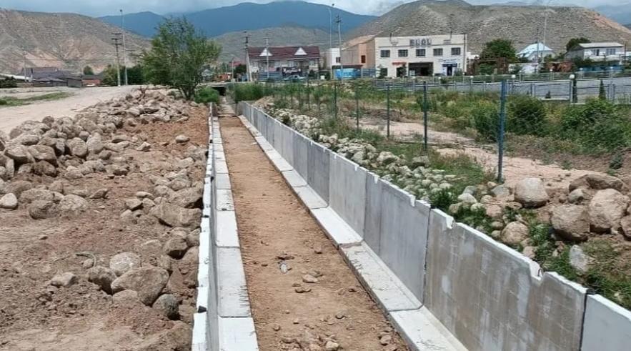 В Чолпон-Ате построили селепропускные каналы