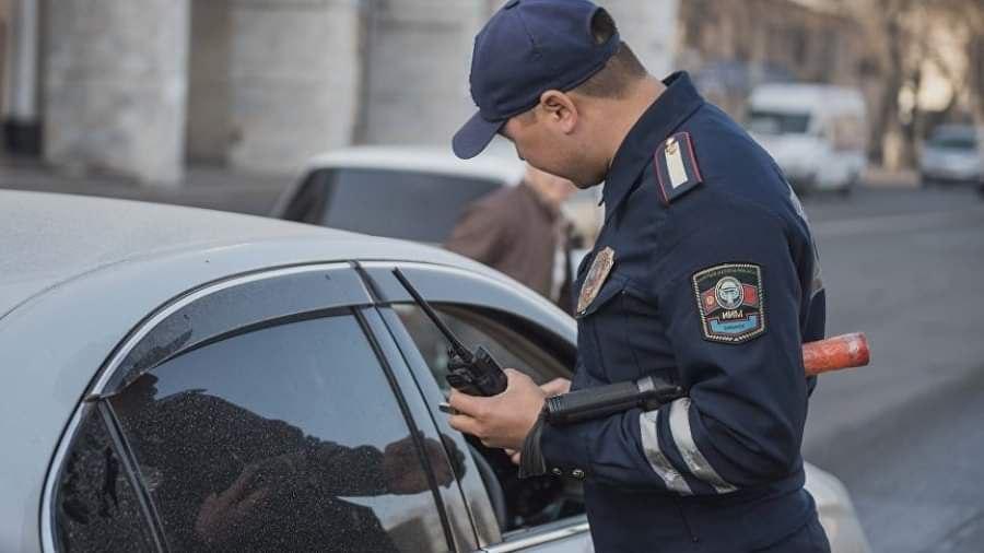 Чүйдө 4-класстын окуучуларын сүзүп, качып кеткен айдоочу кармалды