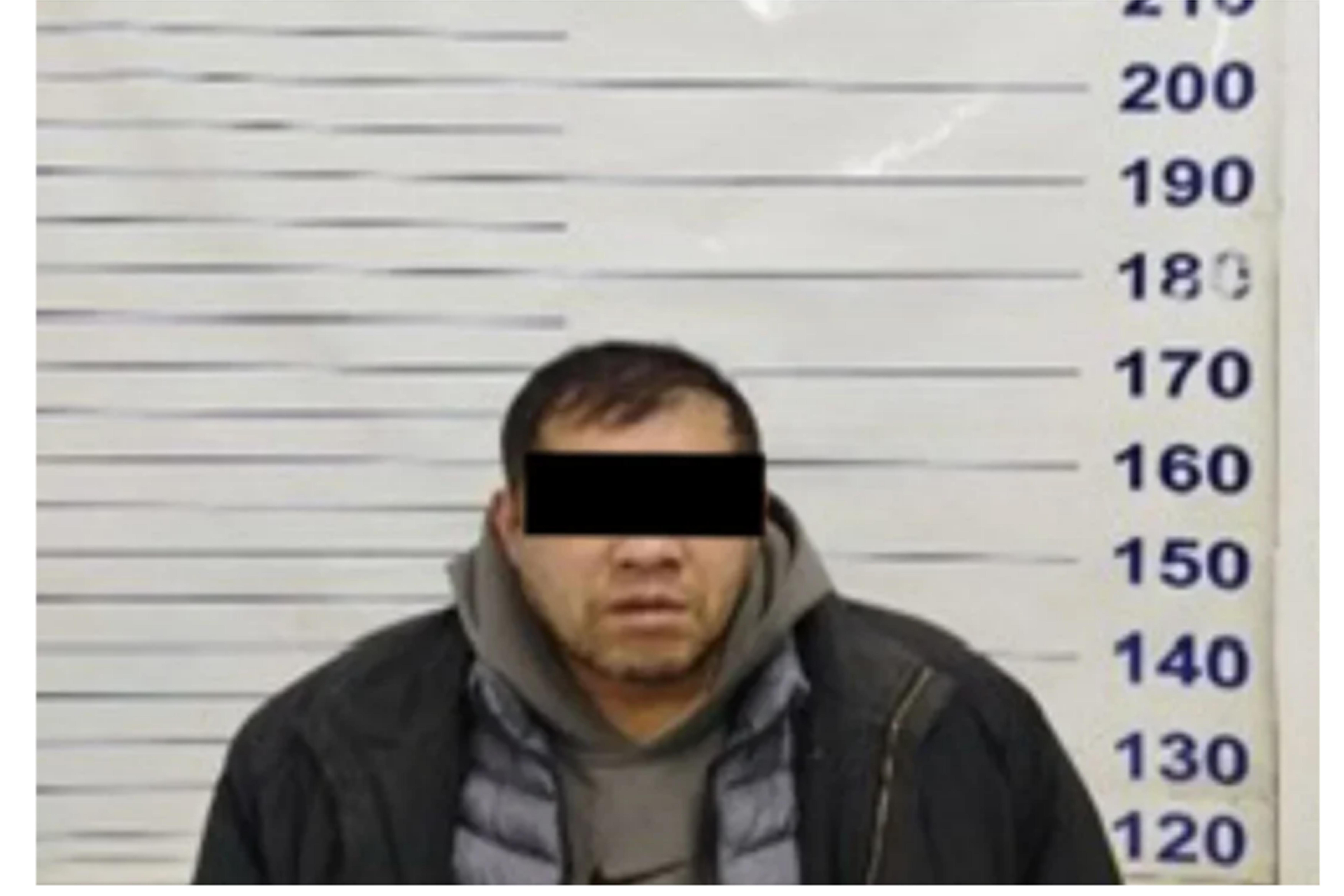 Бишкектеги үйлөрдүн бири тинтилип, дээрлик 6 кг марихуана табылды