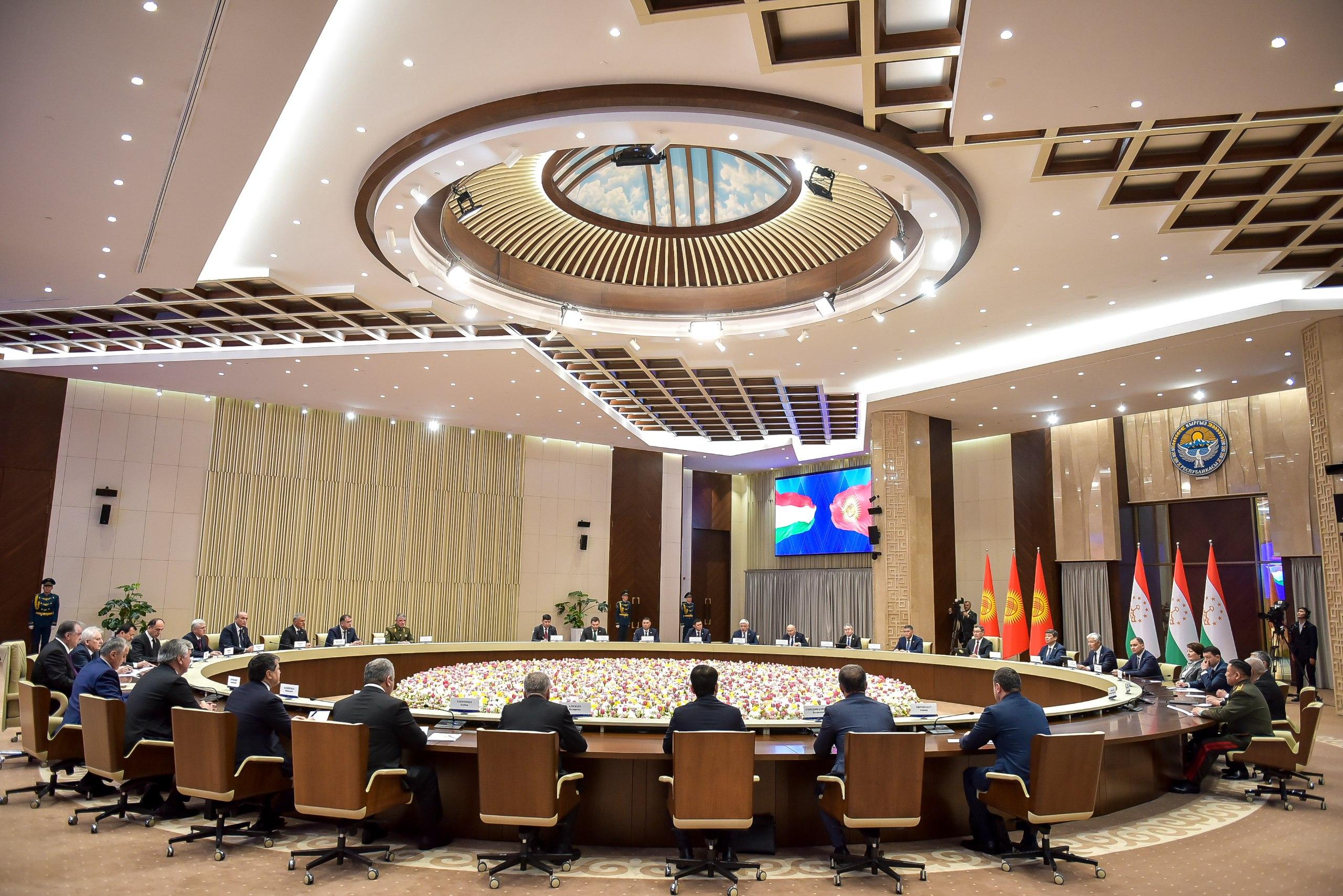 Садыр Жапаров: кыргыз-тажик чек арасы боюнча келишим тарыхый окуя болот. (Сүрөт)