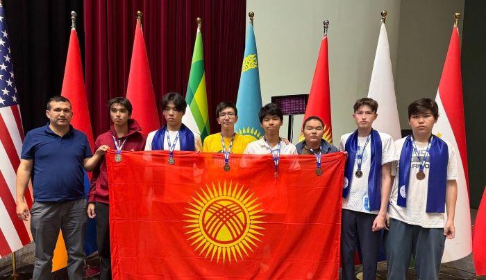 Кыргызстандык окуучулар Ташкенттеги олимпиадада 7 медаль алышты
