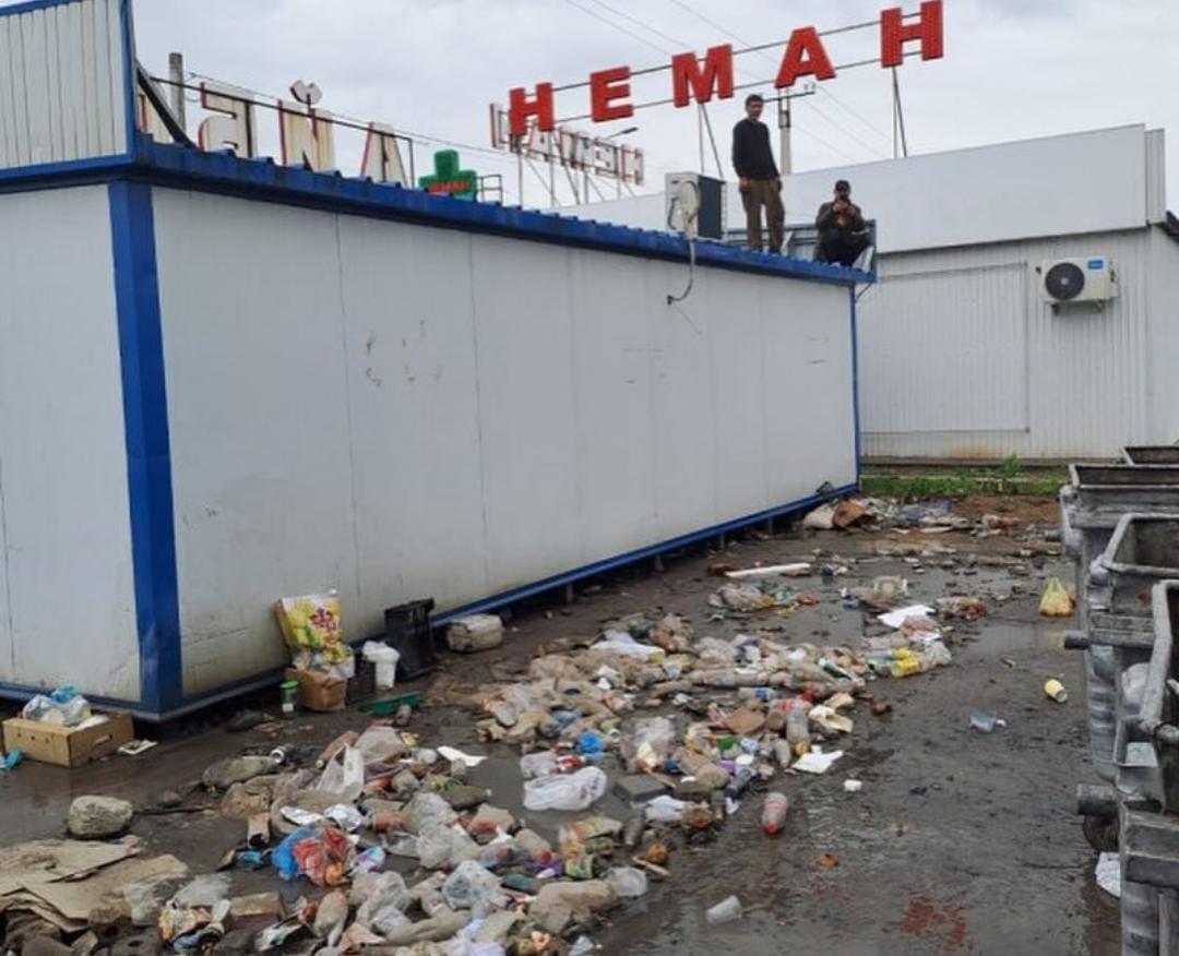 В Бишкеке активно продолжается демонтаж самовольно установленных &nbsp;обьектов