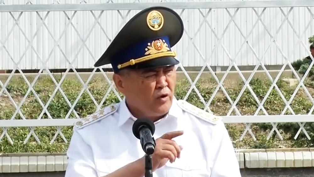 Ташиев ИИМ башчысы Ниязбеков экөө президенттен тил укканын айтты