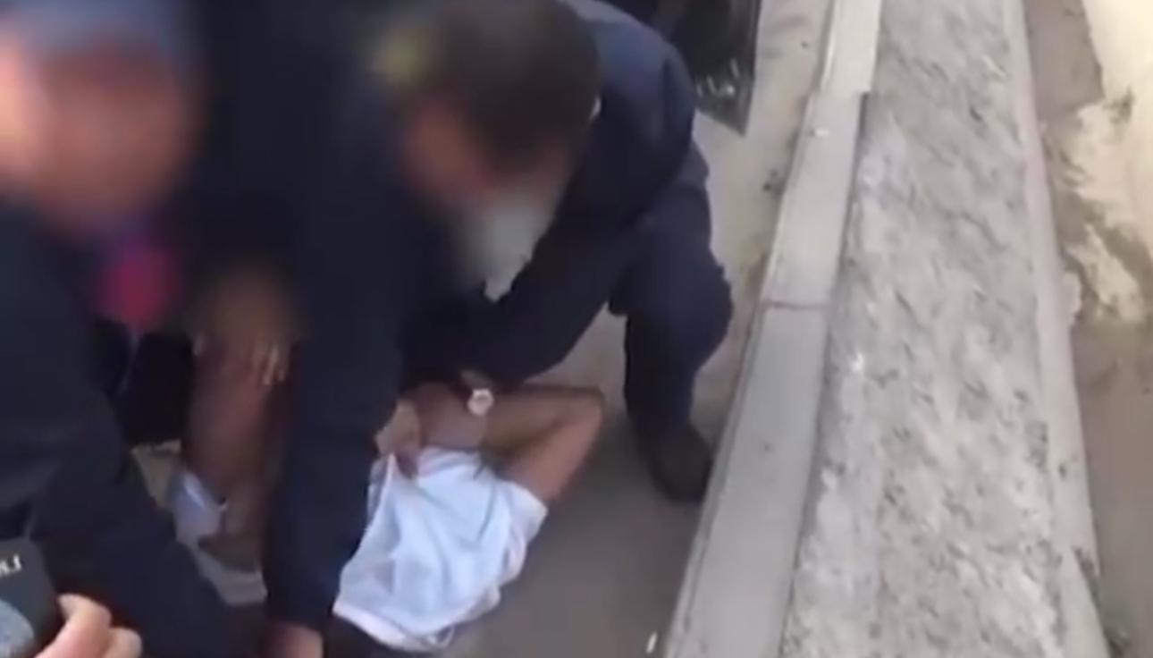 Түптө милиция &nbsp;кызматкери пара менен кармалды