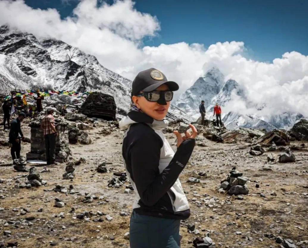 Тарых жараткан дагы бир кыргыз айымы. Рысгүл Акимжанова Эверестти багындырды